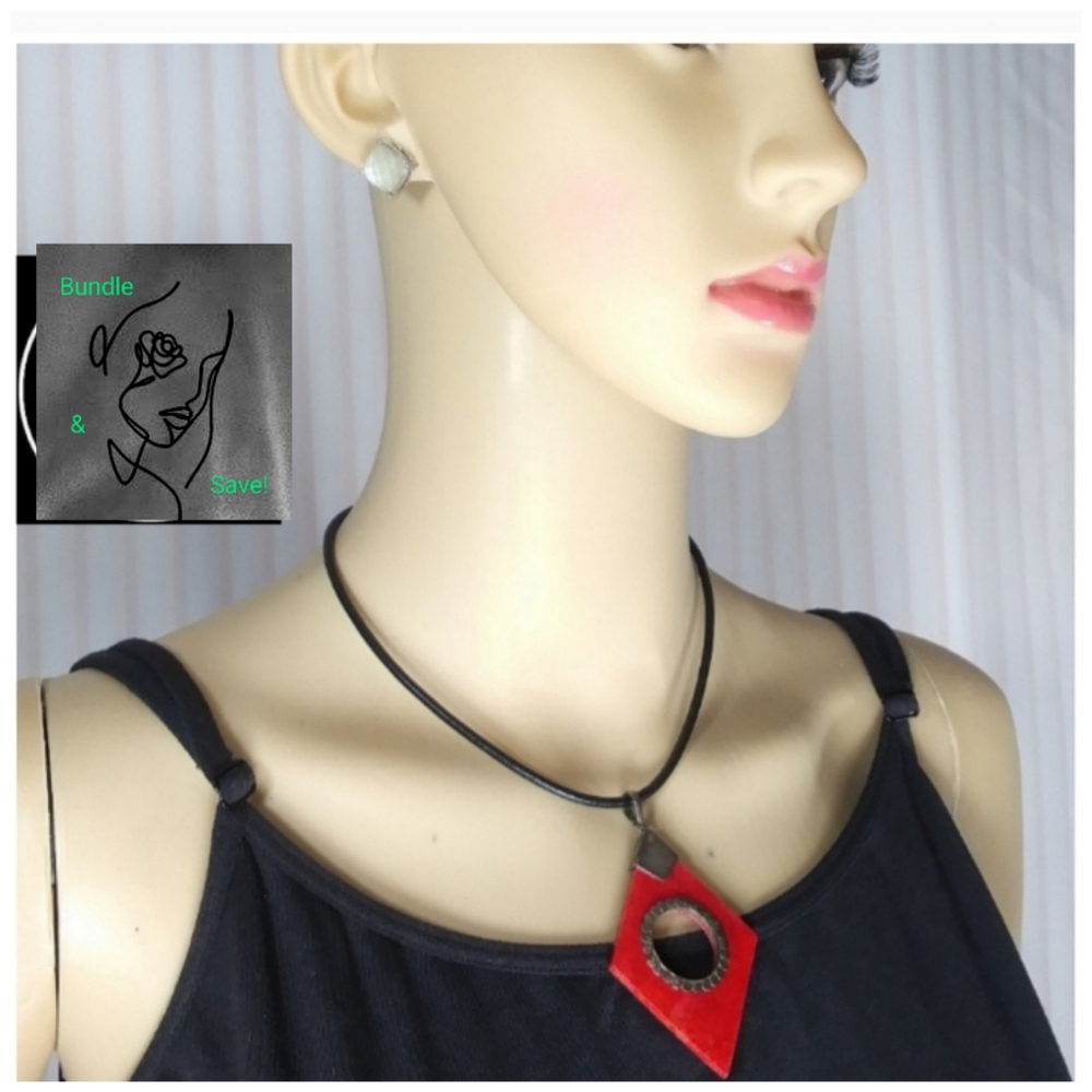 VINTAGE Lacquer & Silver Necklace & New Stud Earrings Bundle
